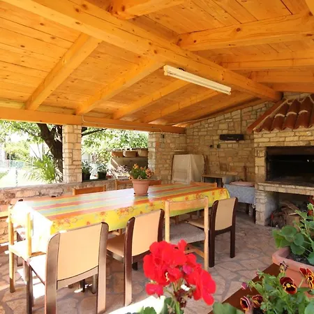 Apartament With A Parking Space - 7666 Umag