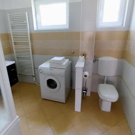 With A Parking Space - 7666