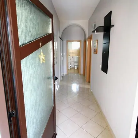 With A Parking Space - 7666 Umag