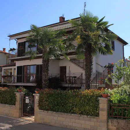 Apartment With A Parking Space - 7666 Umag