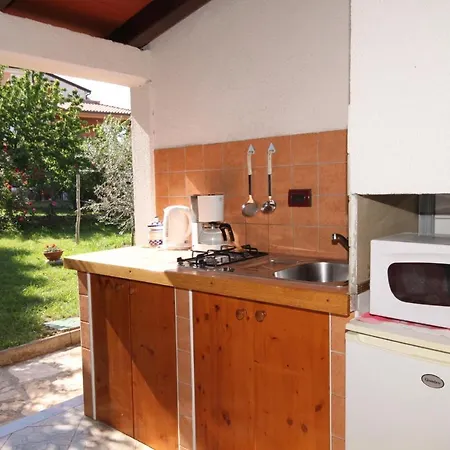 With A Parking Space - 7666 *