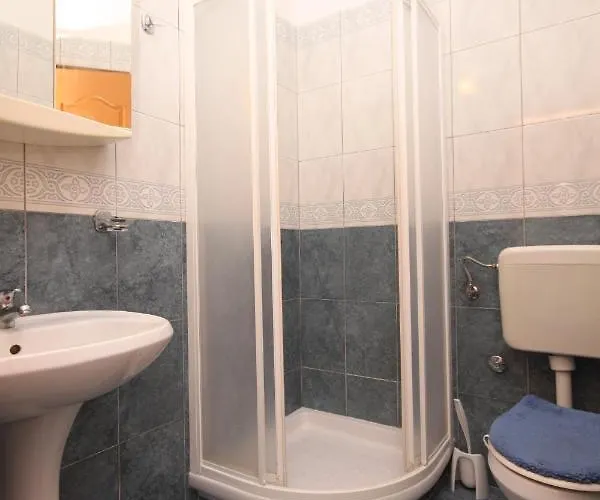 With A Parking Space - 7666 Appartement