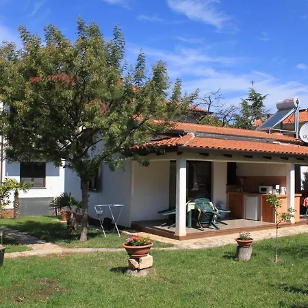 With A Parking Space - 7666 * Umag