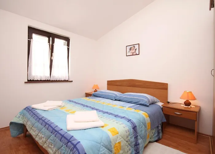 Apartman With A Parking Space - 7666 Umag
